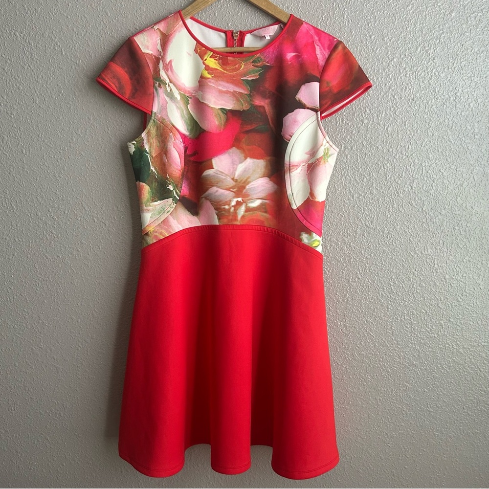 Ted Baker‎ London Sew In Love Red Calee Rose On Canvas Short Sleeve Skater Dress